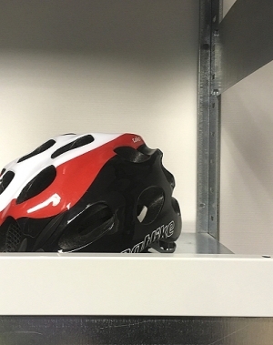 Hyllytason rajoitin 750 mm RAL 7035