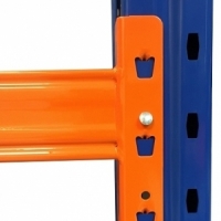 Trukkihylly vaakapalkki 3600 mm/4x750 kg. käytetty BASIC